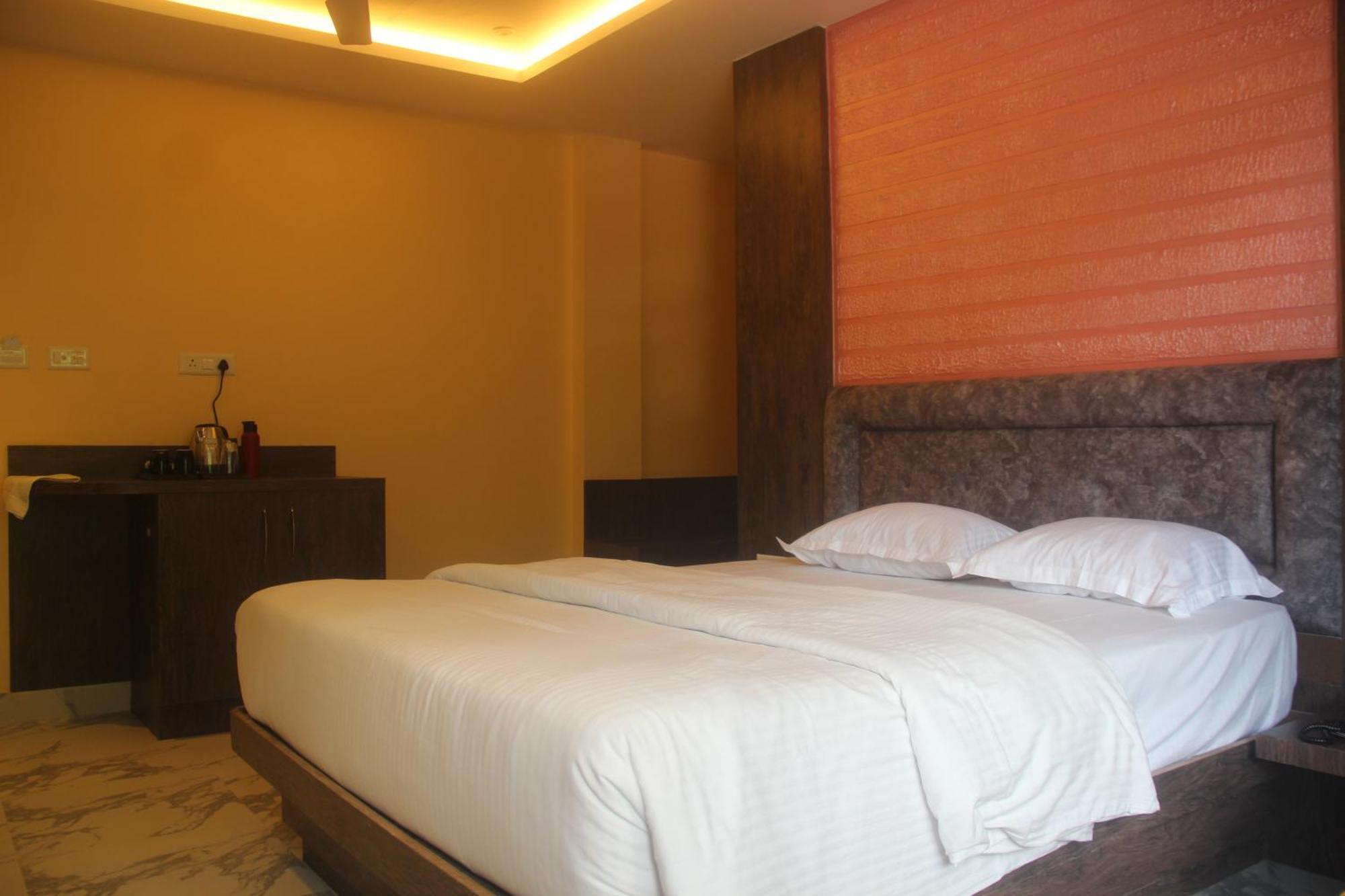 Hotel Serene Palace 布莱尔港 外观 照片