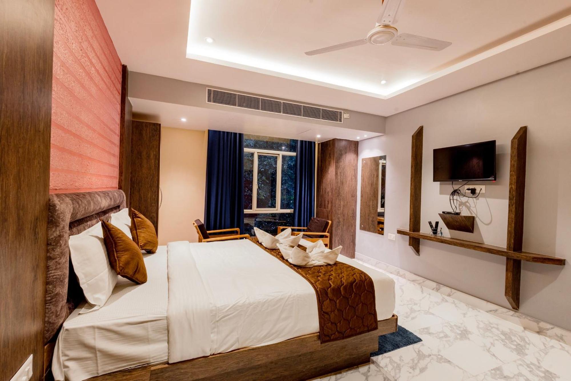 Hotel Serene Palace 布莱尔港 外观 照片