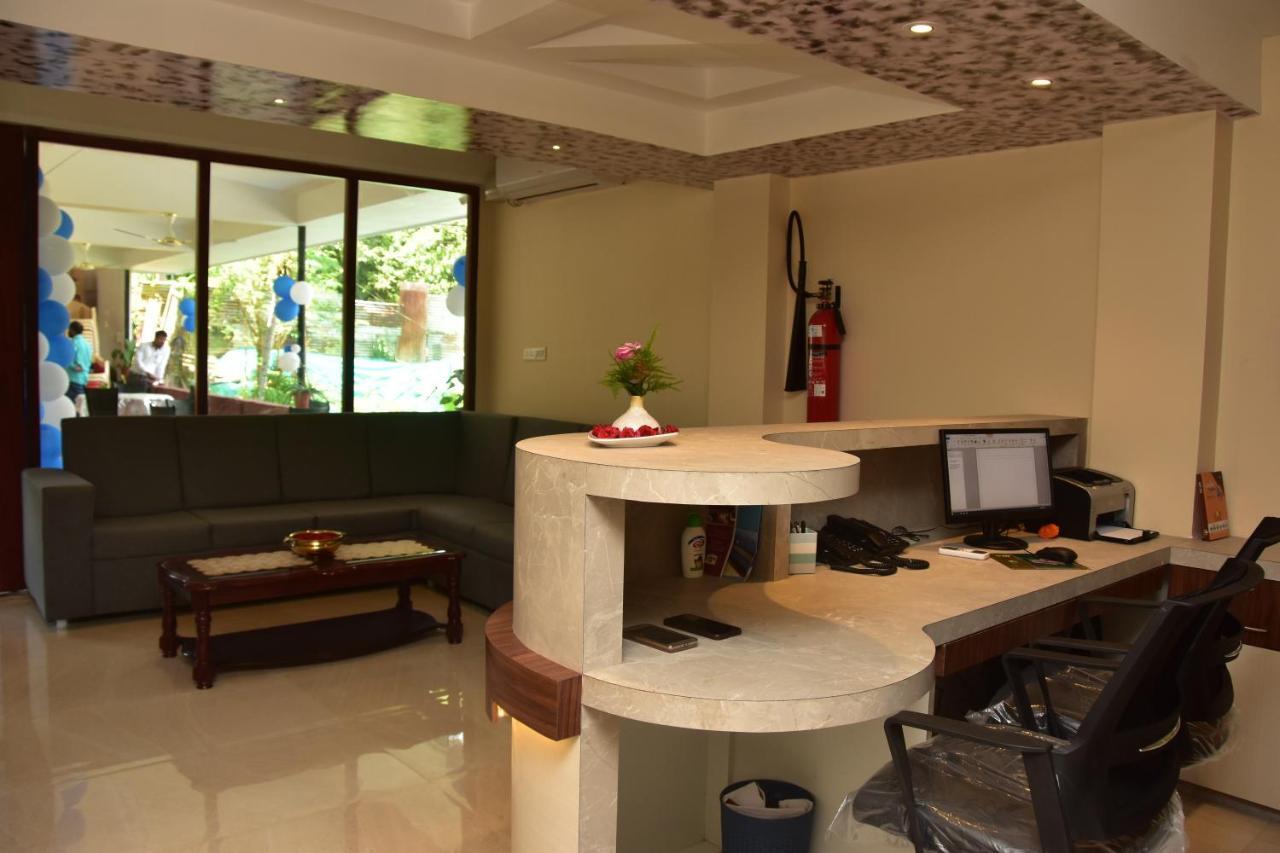 Hotel Serene Palace 布莱尔港 外观 照片