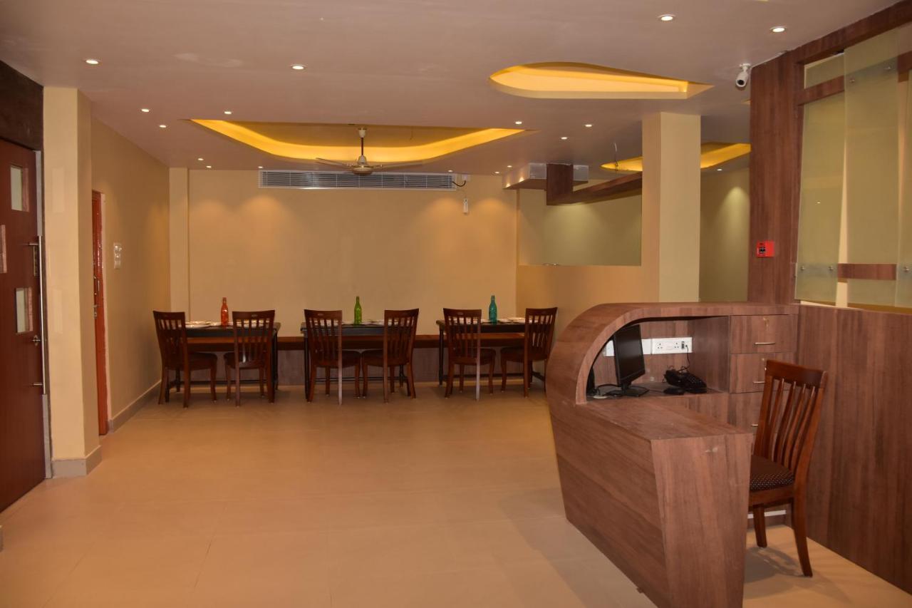 Hotel Serene Palace 布莱尔港 外观 照片